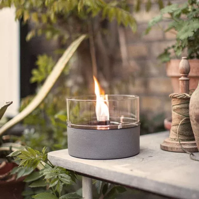 CAFE 18 Concrete stalo židinys, naudojamas Tenderfuel skystis