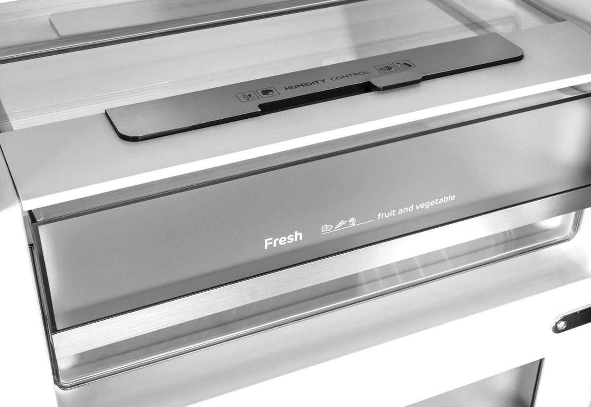 201 cm aukščio baltos spalvos šaldytuvas su šaldikliu apačioje Lord C7 5.GN