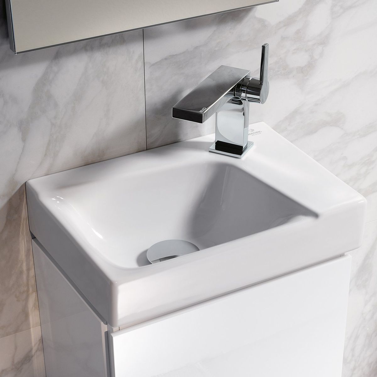 Geberit Xeno² praustuvas mažoms patalpoms: 40x12.5x28cm, balta / KeraTect, Maišytuvo skylė dešinėje 500529011