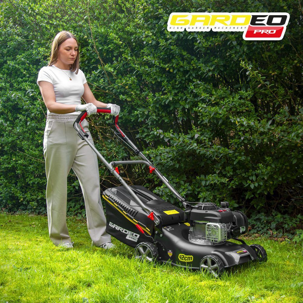 Benzininė vejapjovė GARDEO PRO, GTTAC41-BS300E-24 Benzininė vejapjovė GARDEO PRO, GTTAC41-BS300E-24