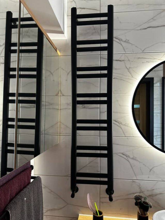 Rankšluosčių džiovintuvas Regnis Retro 30x128 cm, matinė juoda (struktūrinė)