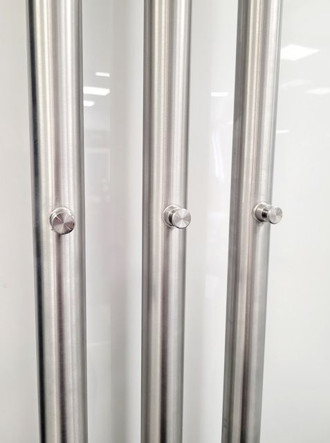 Rankšluosčių džiovintuvas Očenašek 4TT 31x130 cm, 8 kabliukai, nerūdijantis plienas Rankšluosčių džiovintuvas Očenašek 4TT 31x130 cm, 8 kabliukai, nerūdijantis plienas