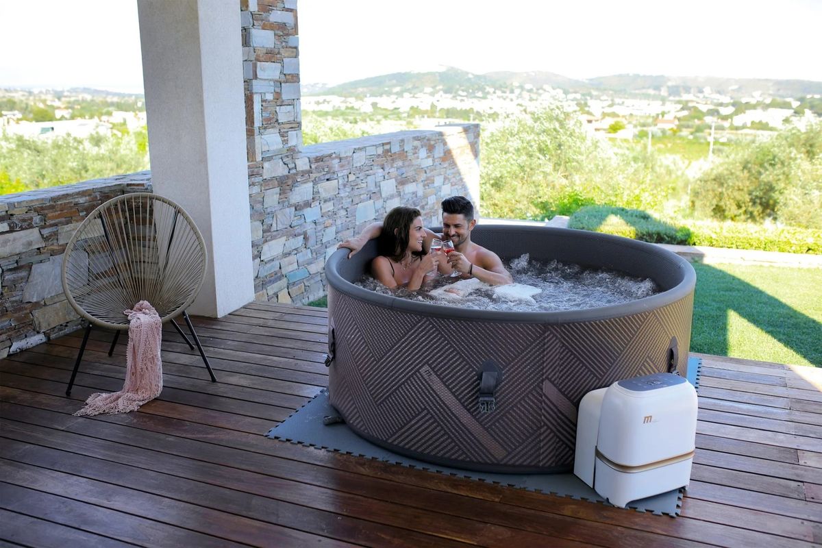 Pripučiamas SPA baseinas MONO 8, šildomas, su ozonatoriumi, komplekte su dangčiu ir pagrindu