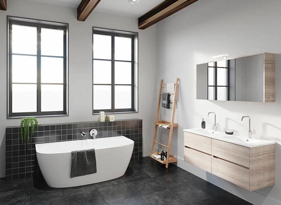 Pastatoma vonia Riho Omega Back2Wall 170x80 cm su sifonu Pastatoma vonia Riho Omega Back2Wall 170x80 cm su sifonu