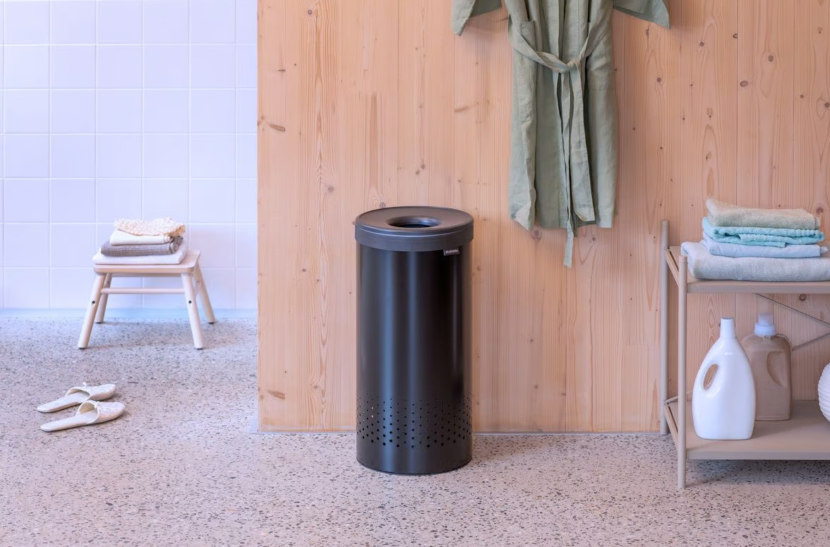 Skalbinių dėžė Brabantia, 35L, Matt Black, 242342