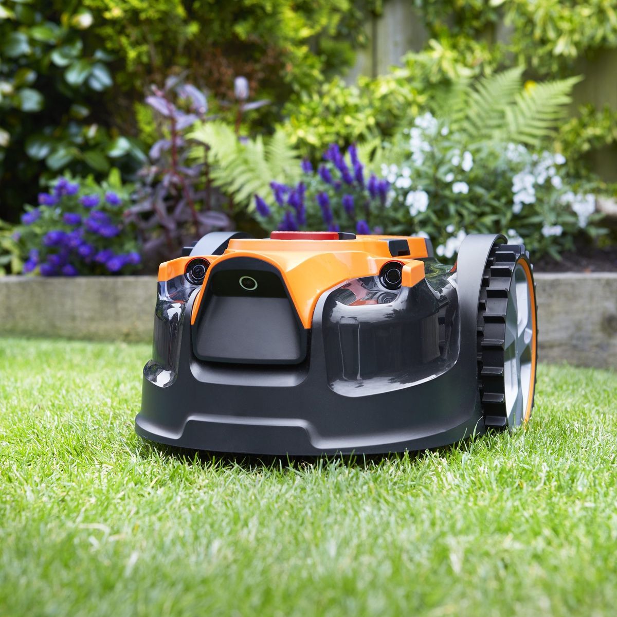 Belaidis vejos pjovimo robotas Lawnmaster 24 V, 4 Ah,250m2 Belaidis vejos pjovimo robotas Lawnmaster 24 V, 4 Ah,250m2