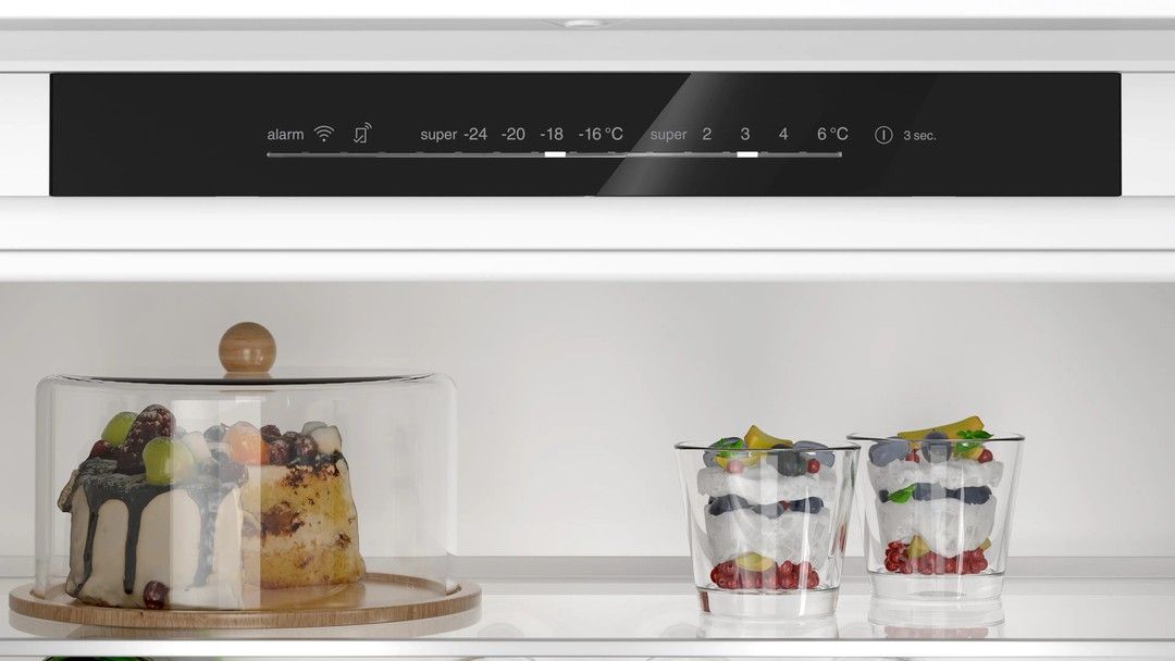 Įmontuojamas šaldytuvas SIEMENS iQ300, KB96NVFE0