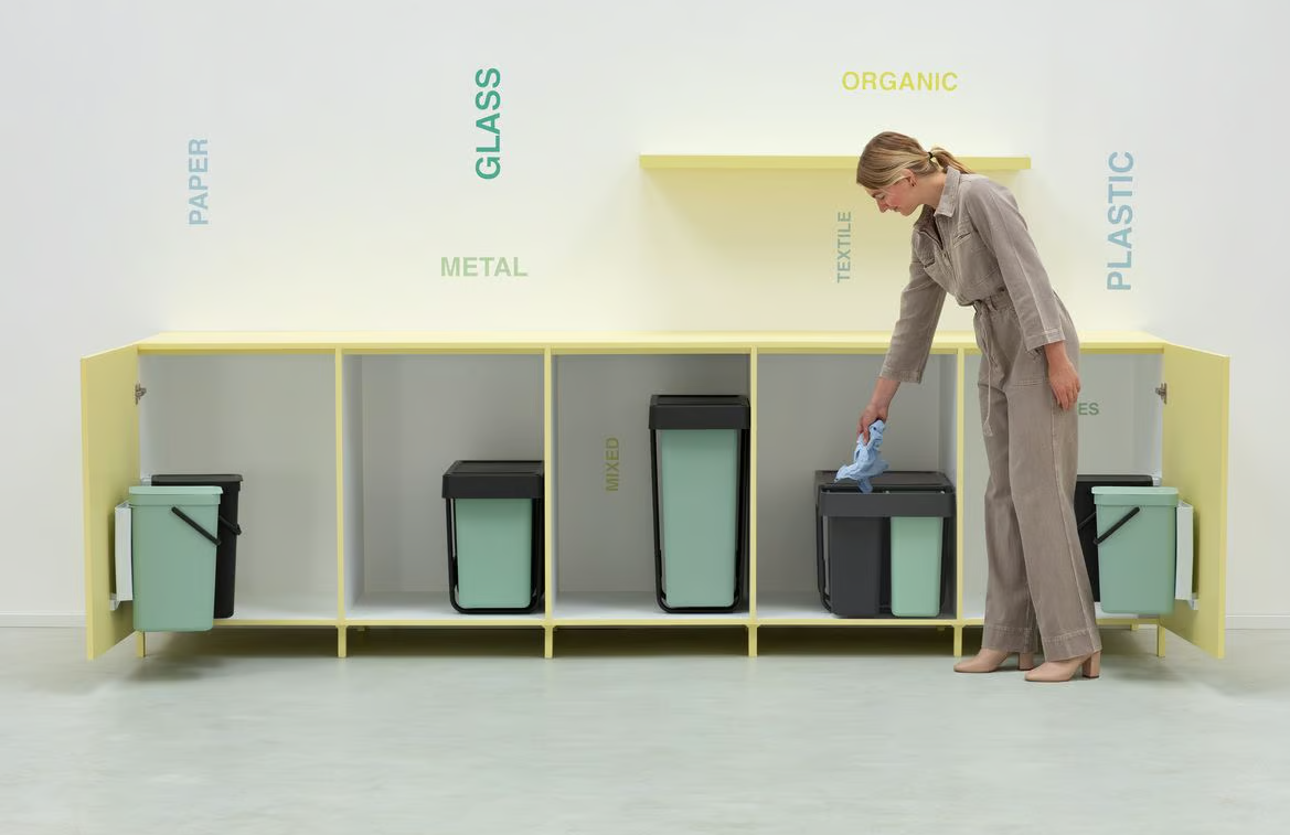 Šiukšlių dėžė montuojama Brabantia Sort & Go 10+10+20L, Dark Grey & Jade Green, 232541