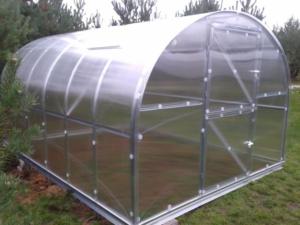 Šiltnamis KLASIKA 36m2 (plotis 3 m) danga 4 mm ilgis 12 m