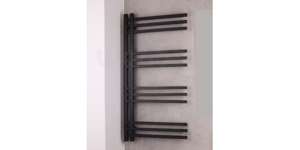 Elektrinis rankšluosčių džiovintuvas Wobbee Flint 50x100 cm, kairinis, juodas Elektrinis rankšluosčių džiovintuvas Wobbee Flint 50x100 cm, kairinis, juodas