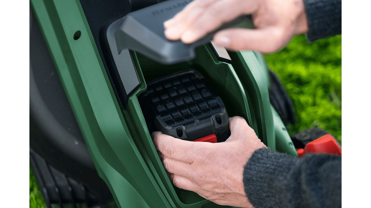 Vejapjovė Bosch Rotak 18V-32 solo, 06008B9P01