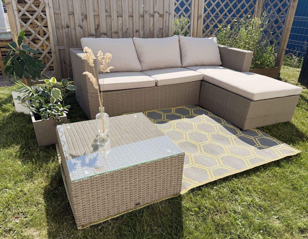 Lauko baldų komplektas HATIS „Bali“, smėlio spalvos Lauko baldų komplektas HATIS „Bali“, smėlio spalvos