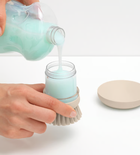 Šepetys su muilo dozatoriumi Brabantia, Soft Beige, 252167