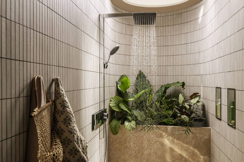 Dušo sistema HANSGROHE Raindance Alive Q su termostatu, chromo, 24590000 Dušo sistema HANSGROHE Raindance Alive Q su termostatu, chromo, 24590000