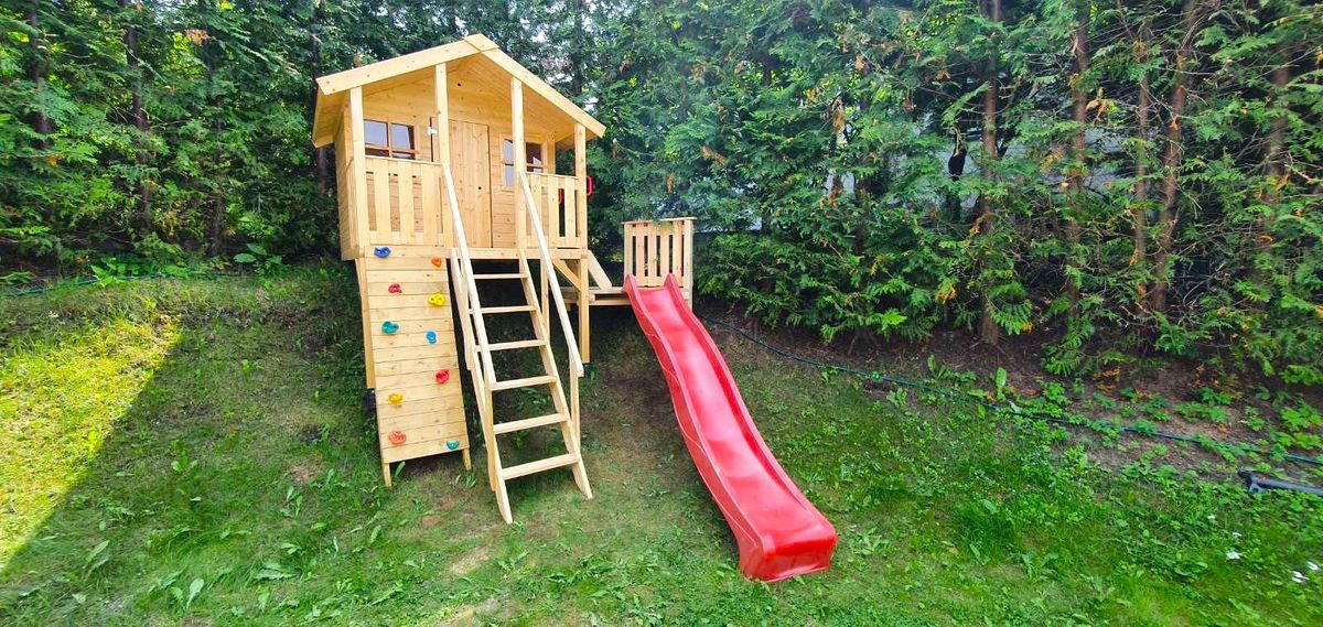 Raudona čiuožykla 220 cm Raudona čiuožykla 220 cm