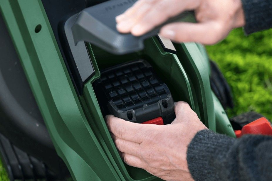 Vejapjovė Bosch Rotak 18V-34, 1x4Ah, 06008B9N00 Vejapjovė Bosch Rotak 18V-34, 1x4Ah, 06008B9N00