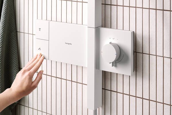 Dušo sistema HANSGROHE Raindance Alive Q 1jet su termostatu, matinė balta, 24580700 Dušo sistema HANSGROHE Raindance Alive Q 1jet su termostatu, matinė balta, 24580700