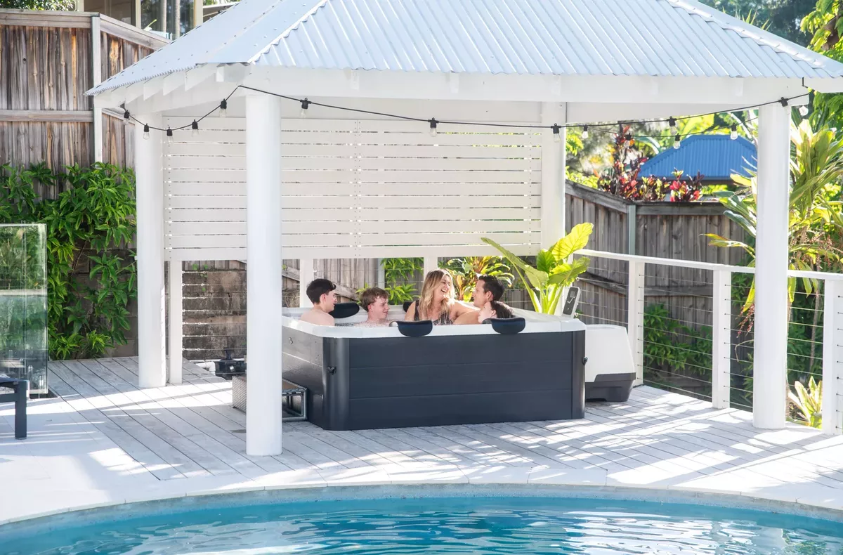 Šildomas baseinas MSpa OSLO AERO PLUS su UVC dezinfekavimu ir hidromasažu bei WIFI