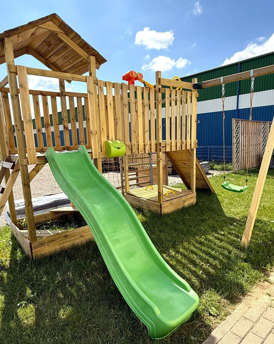 Šviesiai žalia čiuožykla 300 cm Šviesiai žalia čiuožykla 300 cm