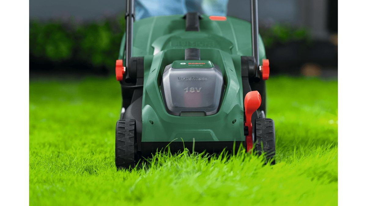 Vejapjovė Bosch Rotak 18V-32 solo, 06008B9P01