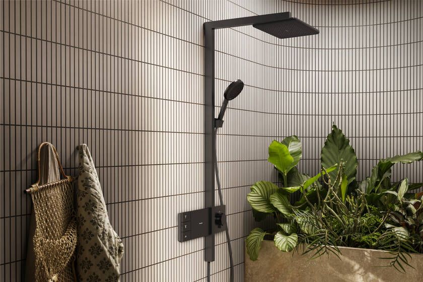 Dušo sistema HANSGROHE Raindance Alive Q su termostatu, šlifuoto juodo chromo, 24590340 Dušo sistema HANSGROHE Raindance Alive Q su termostatu, šlifuoto juodo chromo, 24590340