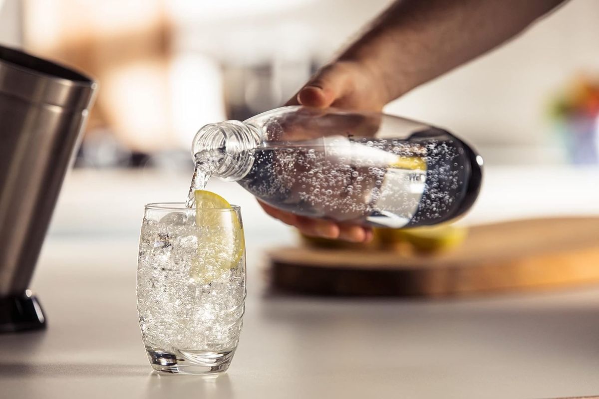 Gazuotų gėrimų gaminimo aparatas SodaStream Duo White