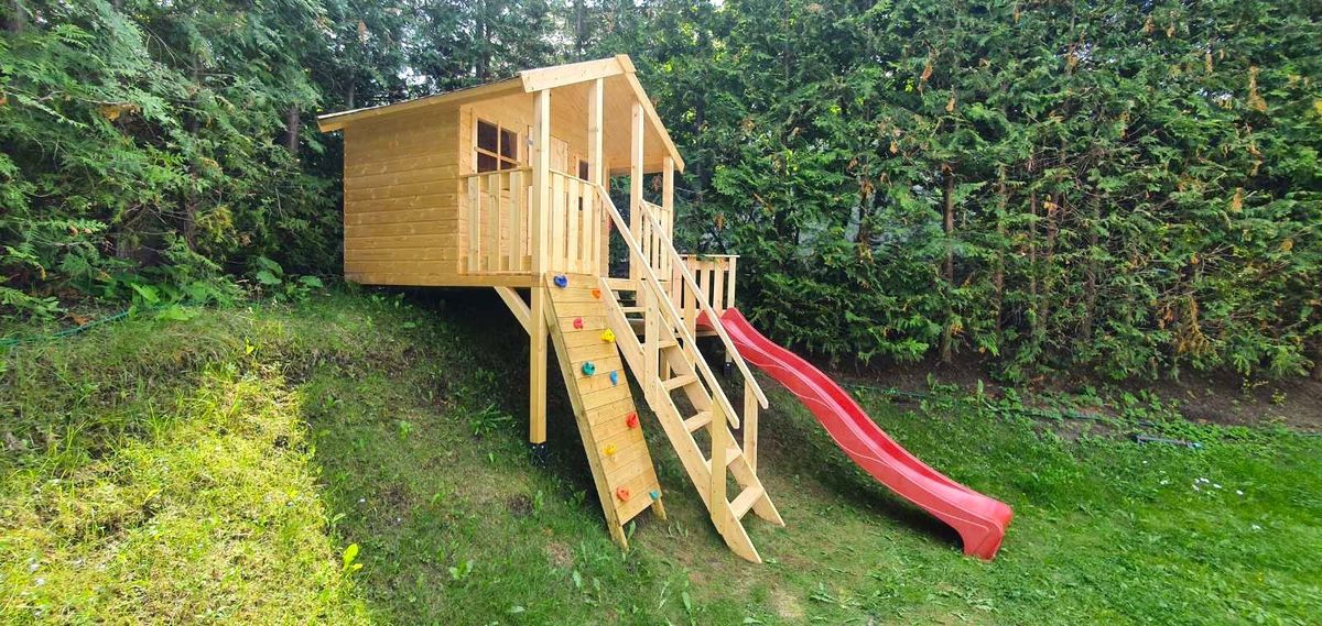 Raudona čiuožykla 220 cm Raudona čiuožykla 220 cm