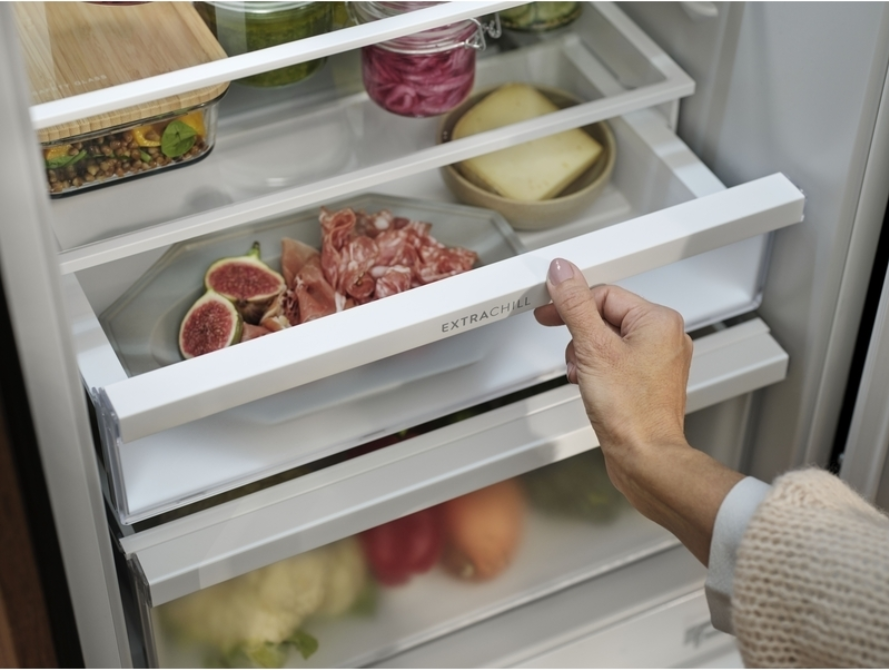Šaldytuvas ELECTROLUX ENA7CD18S Šaldytuvas ELECTROLUX ENA7CD18S