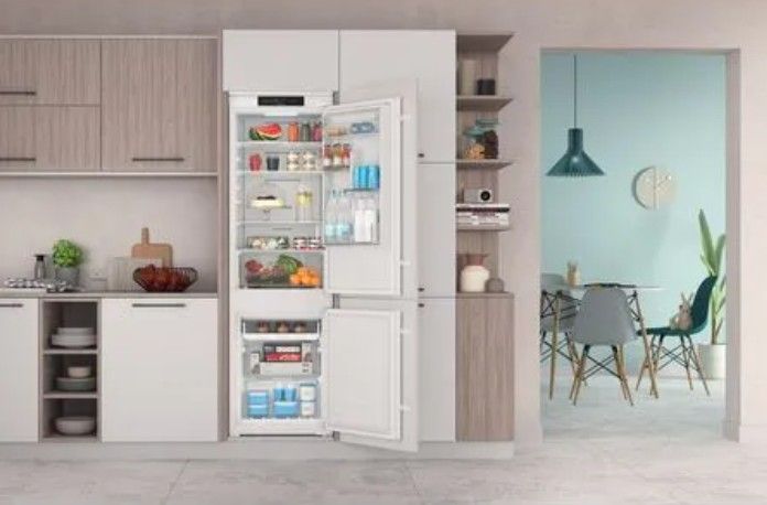 Įmontuojamas šaldytuvas Indesit INC18 T311 Įmontuojamas šaldytuvas Indesit INC18 T311
