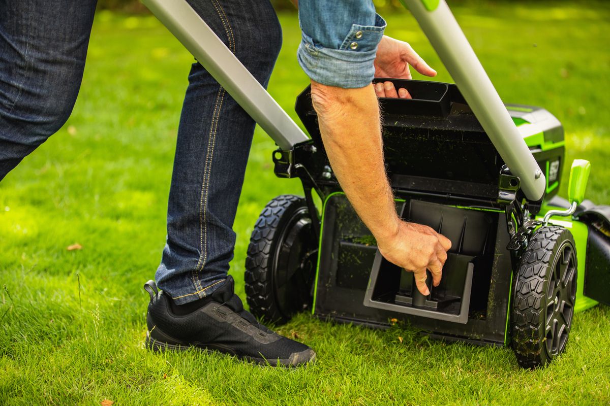 SAVAEIGĖ VEJAPJOVĖ Greenworks GD60LM46SP