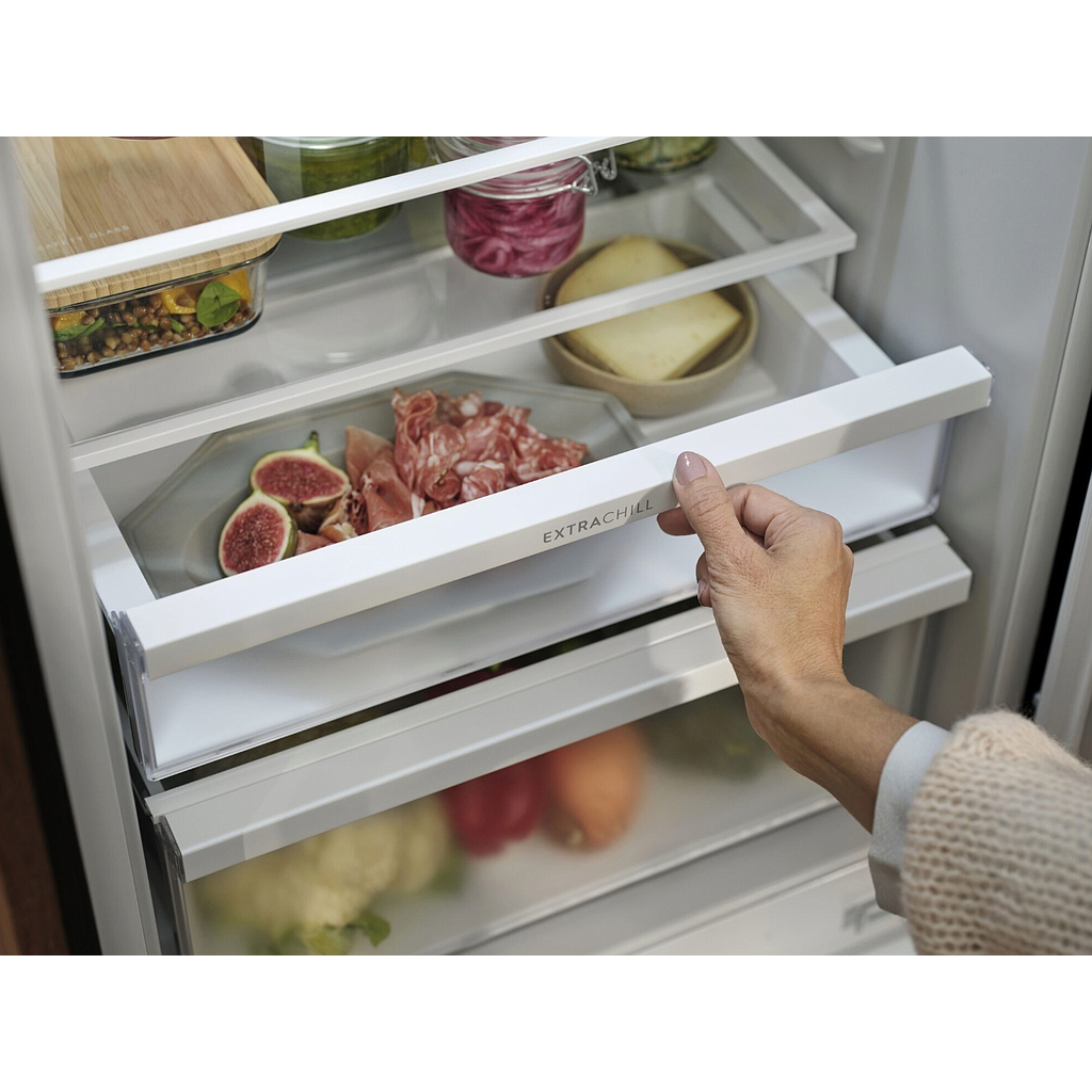 Šaldytuvas ELECTROLUX E7MNAE19S