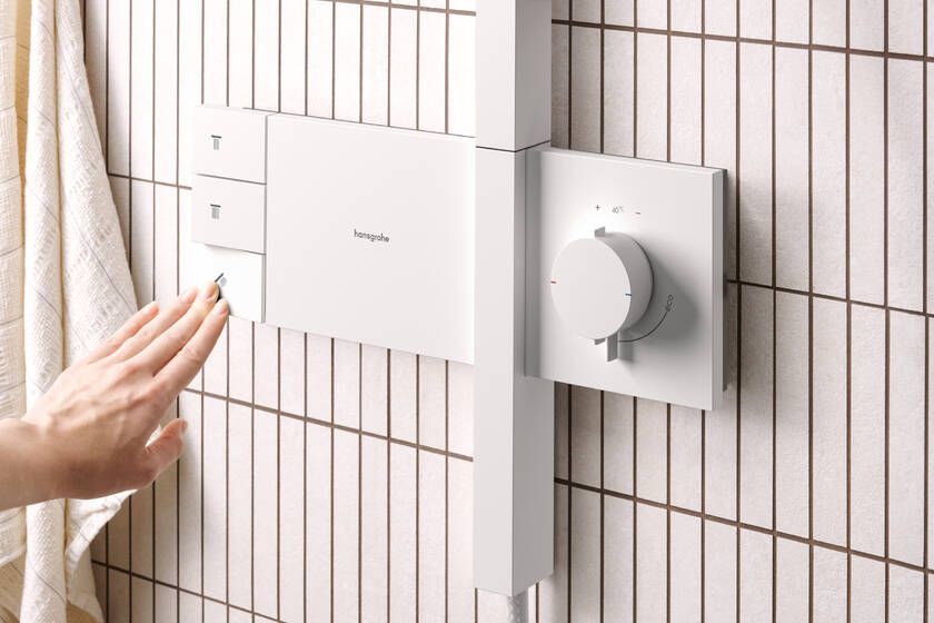 Dušo sistema HANSGROHE Raindance Alive Q su termostatu, matinė balta, 24590700 Dušo sistema HANSGROHE Raindance Alive Q su termostatu, matinė balta, 24590700