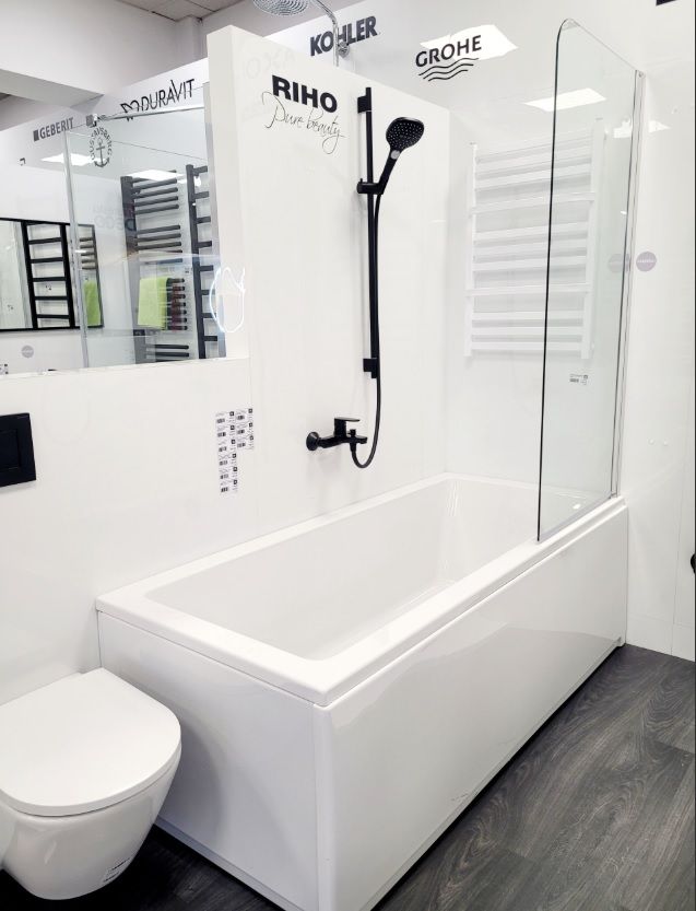 Vonia Riho Lusso 180x80 cm su kojomis, paneliais ir juodu sifonu