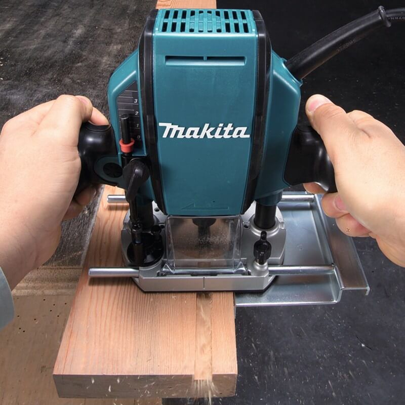 Vertikalus frezeris MAKITA RP0900J