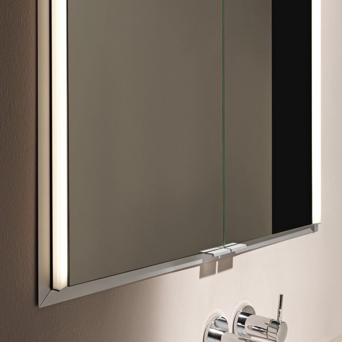 Veidrodinė spintelė FRAME 25 su apšvietimu 800x150x750mm, H4085039001441 Veidrodinė spintelė FRAME 25 su apšvietimu 800x150x750mm, H4085039001441