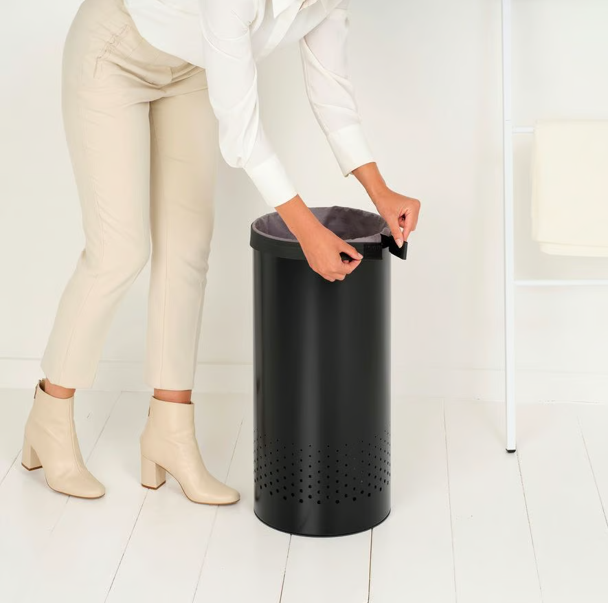 Skalbinių dėžė Brabantia, 35L, Matt Black, 242342