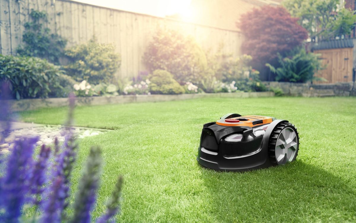Belaidis vejos pjovimo robotas Lawnmaster 24 V, 4 Ah, 250 m² Belaidis vejos pjovimo robotas Lawnmaster 24 V, 4 Ah, 250 m²