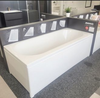 Vonia Riho Carolina 180x80 cm su kojomis ir paneliais