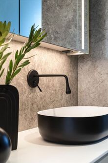 Pastatomas Xonyx™ lieto akmens praustuvas Balteco NEO O 56x36x14 cm, juodai dažyta išore